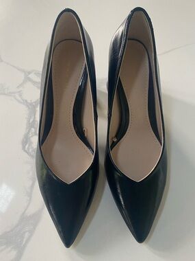 Zara Black Pointed Leather Pumps 🖤🤍